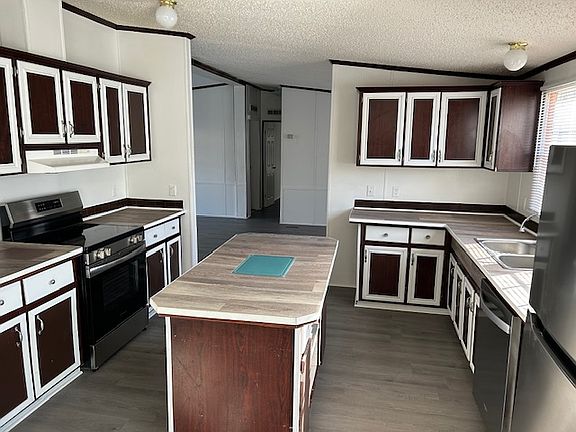 4th image of 148 Hidden Creek Cir
