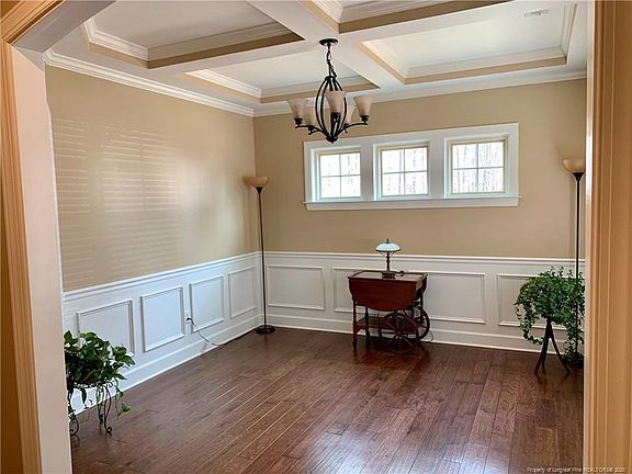 5th image of 16 Spring Pond Ln