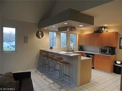5th image of 4388 Devonshire Dr
