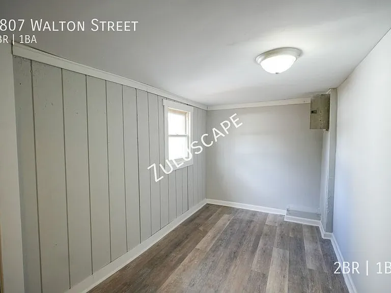 1807 Walton St — Photo 10
