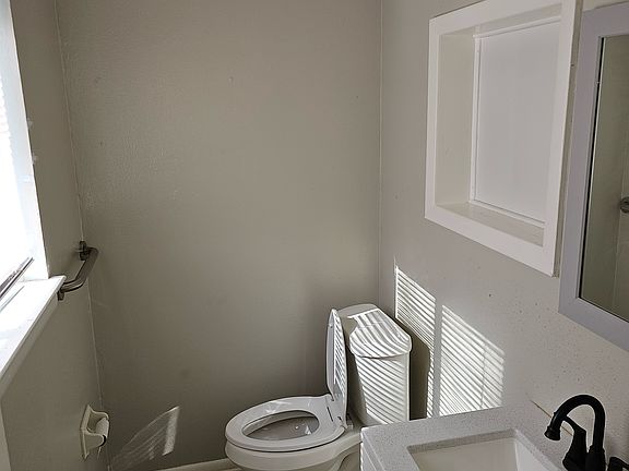 2nd image of 4248 Miami Ave