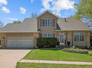 3509 Fawn Ln, Bettendorf, IA 52722