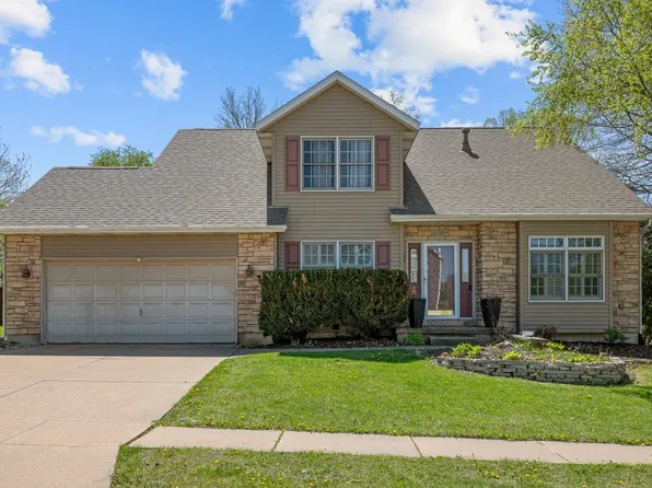 3509 Fawn Ln, Bettendorf, IA 52722