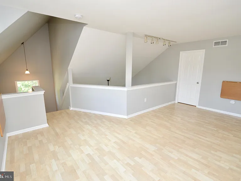 340 Woodlake Dr — Photo 13