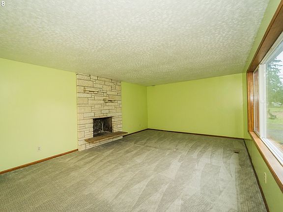 4th image of 23719 NE 72nd Ave