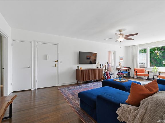 5th image of 14 Soundview Avenue #28