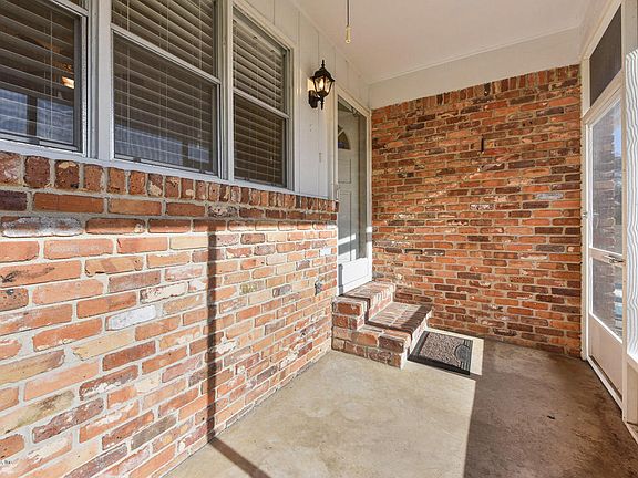 3rd image of 3960 Gumwood Dr W