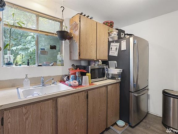 5th image of 4110 68th Ave NW