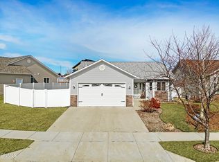 1910 Timbers St W, Williston, ND 58801