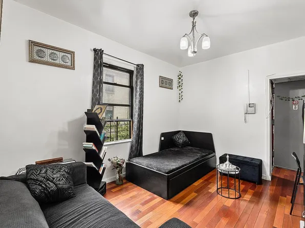 2158 35th St APT 4G, Astoria, NY 11105