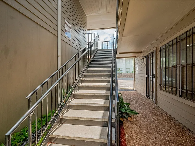 606 Marshall St #35 — Photo 10