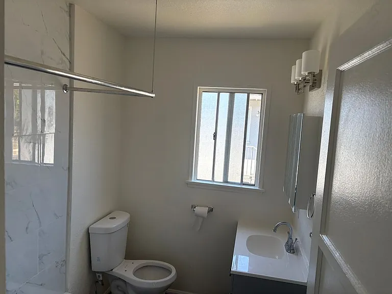 3475 Carmona Ave — Photo 11