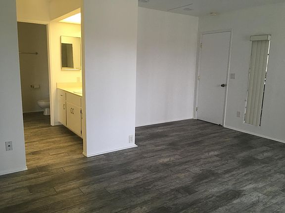 2nd image of 552 Canyon Dr Unit 37