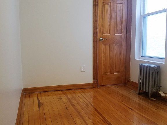 5th image of 2846 46th St APT 1
