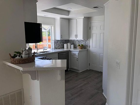 3rd image of 5176 Baywood Cir