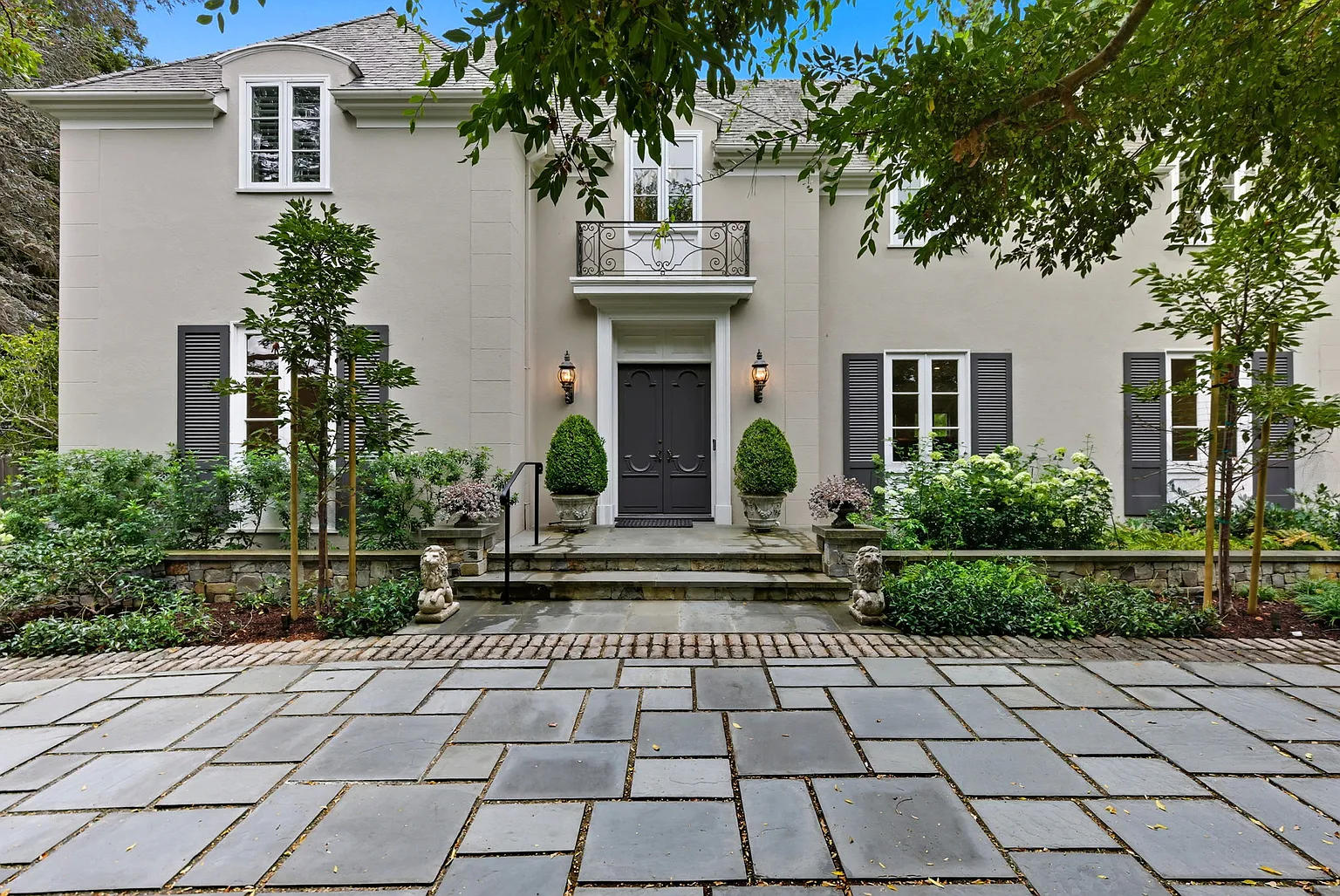 625 Chiltern Rd photo 1