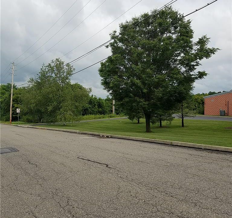 2nd image of 3351-3361 Fox Hill Rd #3371