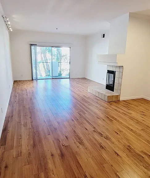 1031 N Crescent Heights Blvd — Photo 5