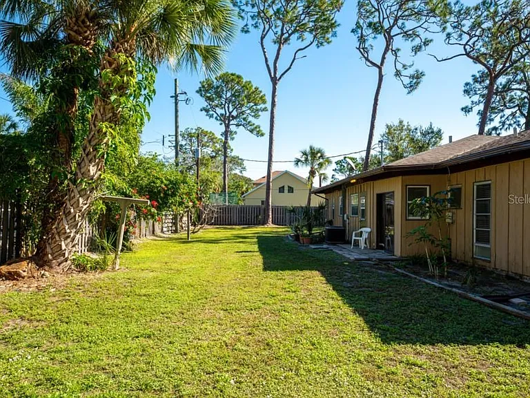 2301 Kalin Ln — Photo 35