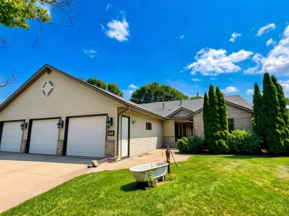 141 Fairlawn Ave E, Winsted, MN 55395