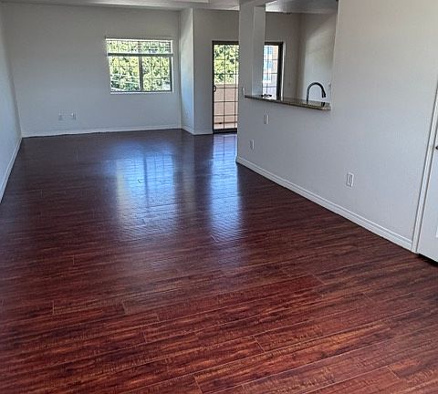 5th image of 3401 Manning Ave APT 201