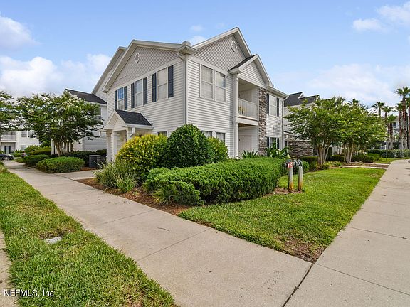 3rd image of 575 OAKLEAF PLANTATION Parkway #1005