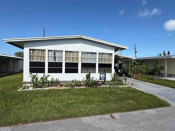 2nd image of 5715 Lagoon Dr