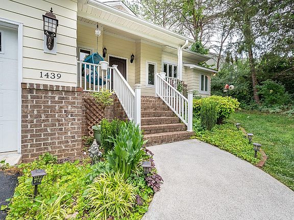 3rd image of 1439 Lake Shore Dr