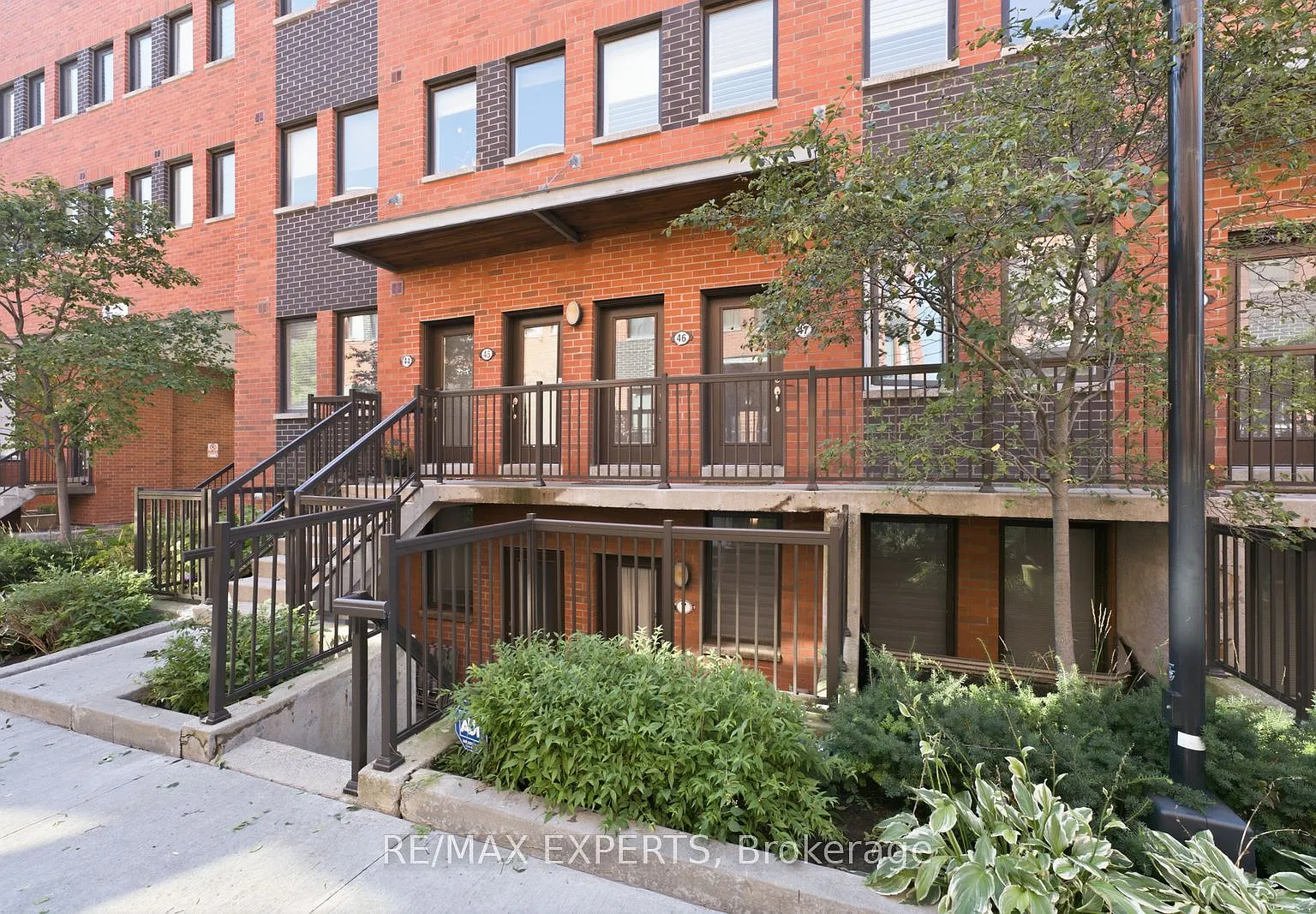 68 Winston Park Blvd — Photo 2