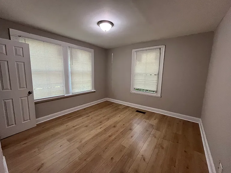 3905 Robinson Rd — Photo 15