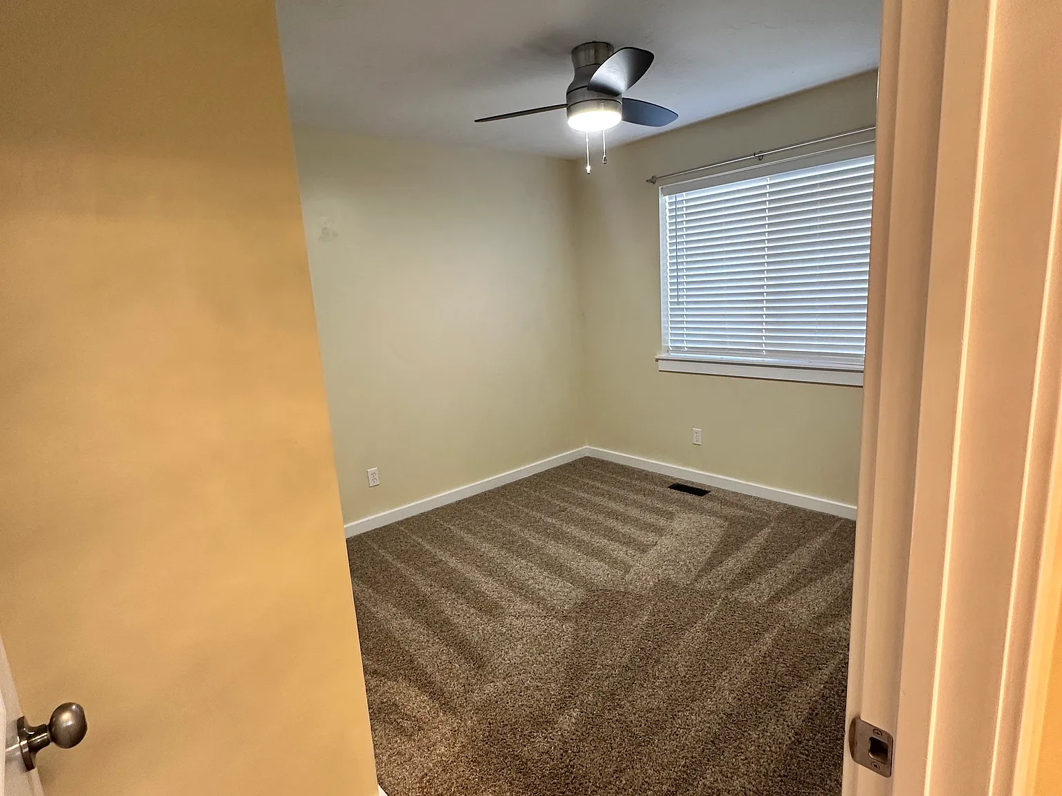 743 Zinnia St — Photo 4