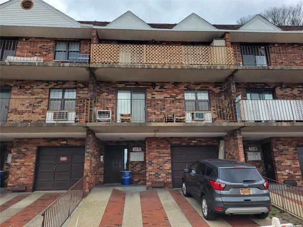 65-17 242 Street #7D, Douglaston, NY 11362