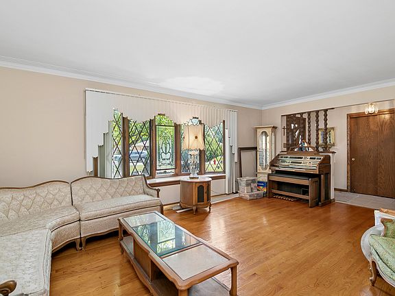 3rd image of 6836 W Park Lane Dr