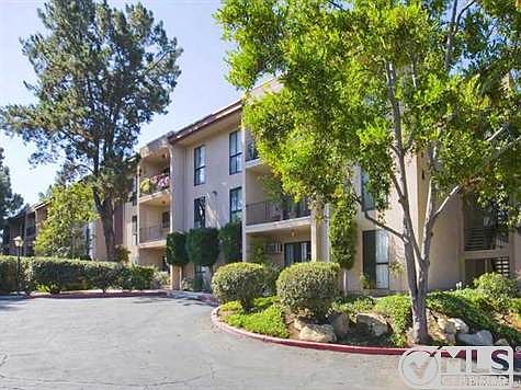 2nd image of 7855 Cowles Mountain Ct Unit A19