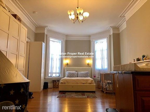119 Commonwealth #8 Boston - Back Bay Unit Photo 1