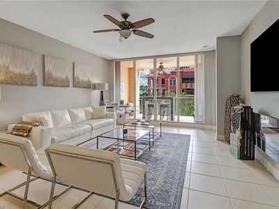 410 Bayfront Pl APT 2402, Naples, FL, 34102