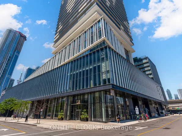138 Downes St #2801, Toronto, ON M5E 0E4