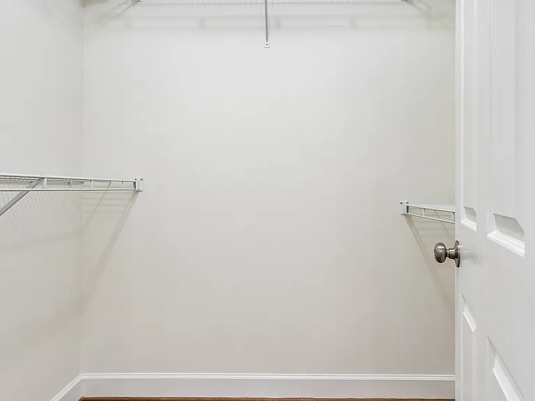 210 Par Dr — Photo 20