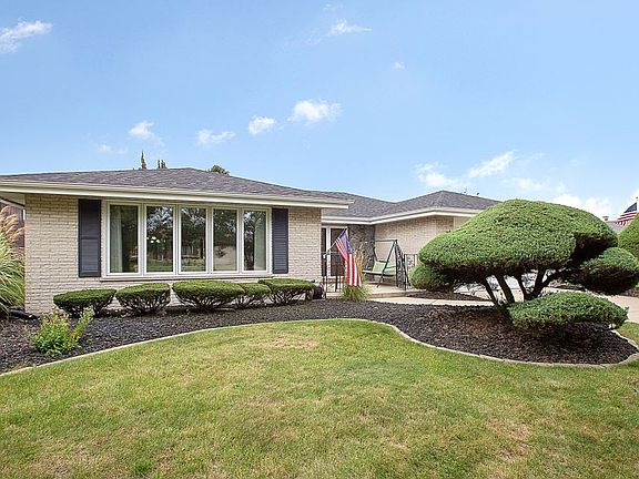 2nd image of 7545 Hemlock Dr