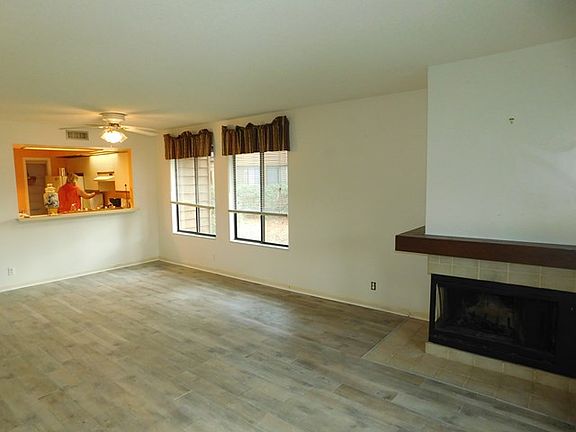 2nd image of 928 Wimbledon Dr