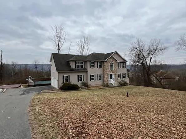 170 Music Center Dr, East Stroudsburg, PA 18301