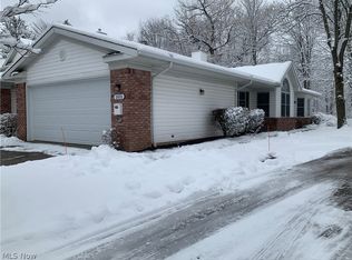 18551 Woodside Xing S, Strongsville, OH