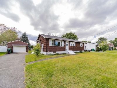 19 Freedom St, Chicopee, MA, 01013