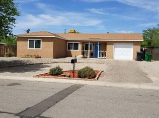 898 Rhein Dr SE, Rio Rancho, NM 87124