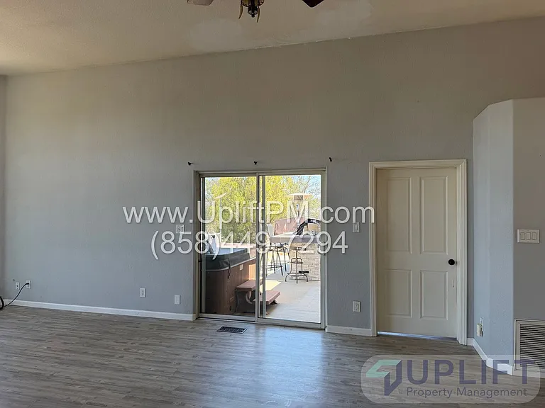 1425 Cedar St — Photo 13