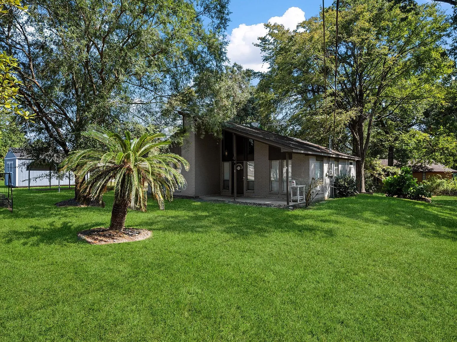 2 bed, 1.5 bath, 855 sqft, $1,500 — Photo 2
