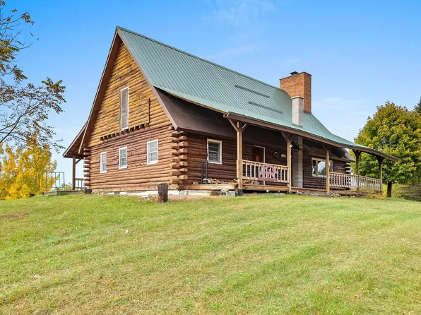N9297 Newton Lake Rd, Crivitz, WI 54114