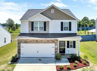 9223 Avery Meadows Dr, Charlotte, NC 28216