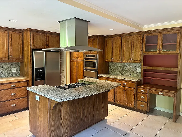 675 Erie Dr — Photo 7
