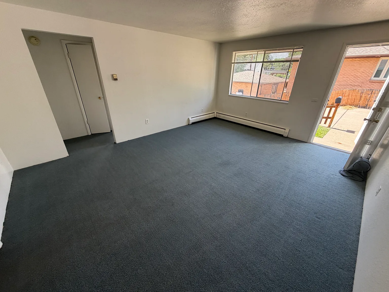 3234 W Fairview Pl — Photo 4